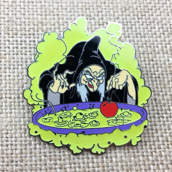 Disney Witch Old Hag Dipping Apple Snow White 7 Dwafs Glows in Dark Pin