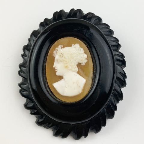 Antique Cameo Sardonice Stone Brooch